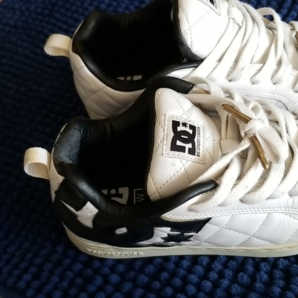 DC Shoes - Picture 3 of 8